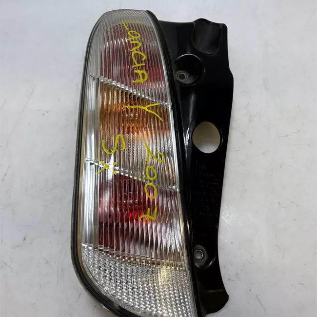 Fanale posteriore sinistro