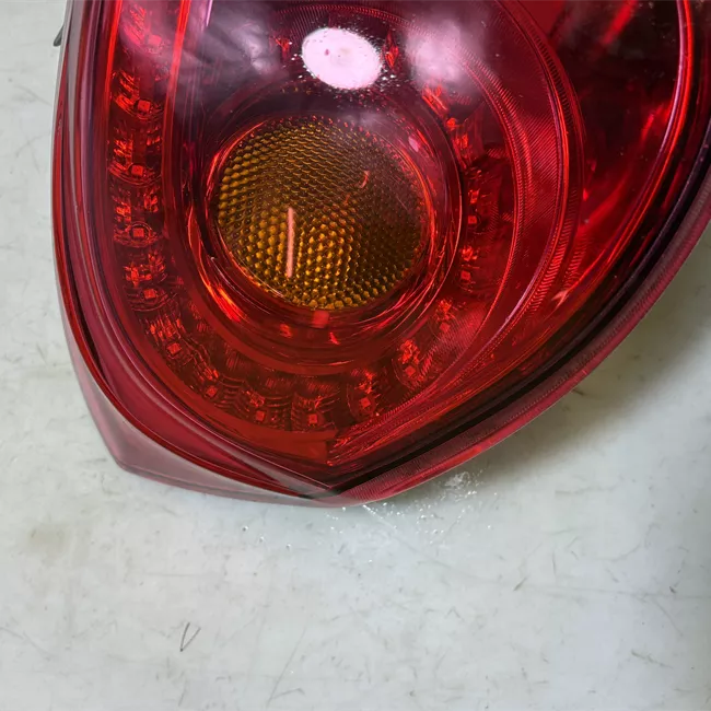 Fanale posteriore parte esterno sinistro