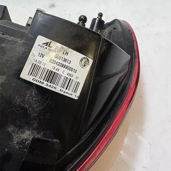 Fanale posteriore parte esterno sinistro