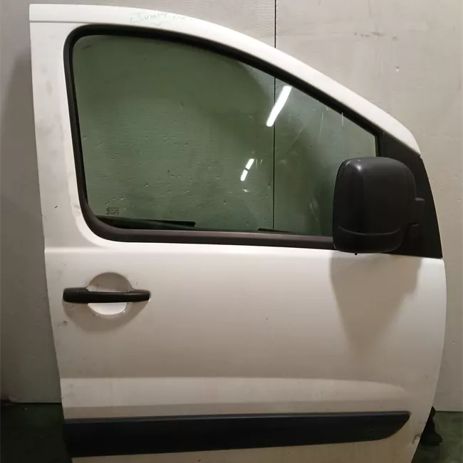 Porta anteriore destra