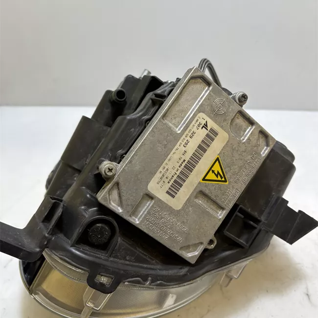 Proiettore destro Xeno