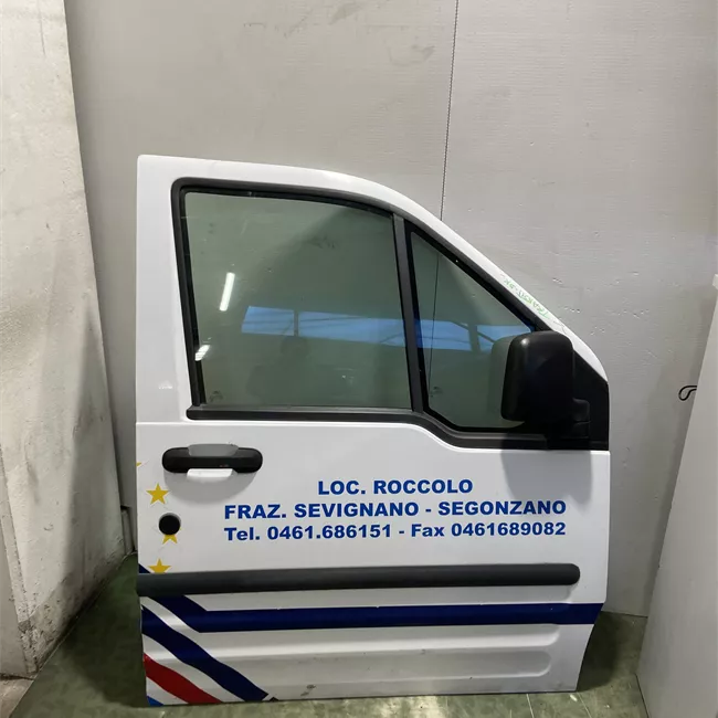 Porta anteriore destra