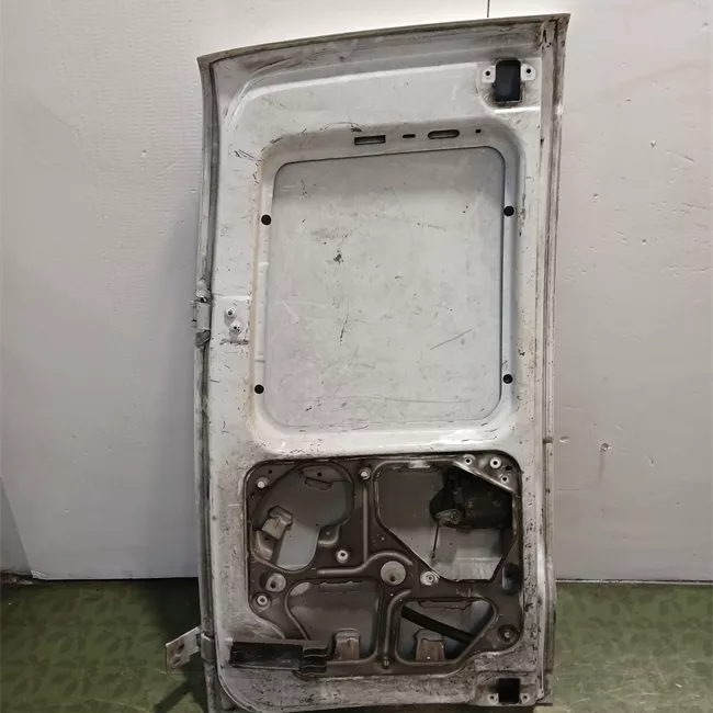 Porta carico posteriore a battente destra senza fori tergicrist.posteriore