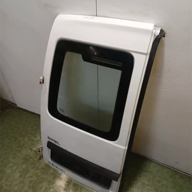 Porta carico posteriore a battente sinistra con fori tergicrist.posteriore