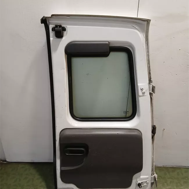 Porta carico posteriore a battente sinistra con fori tergicrist.posteriore