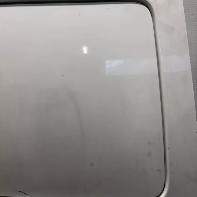 Porta posteriore destra con apertura finestrino