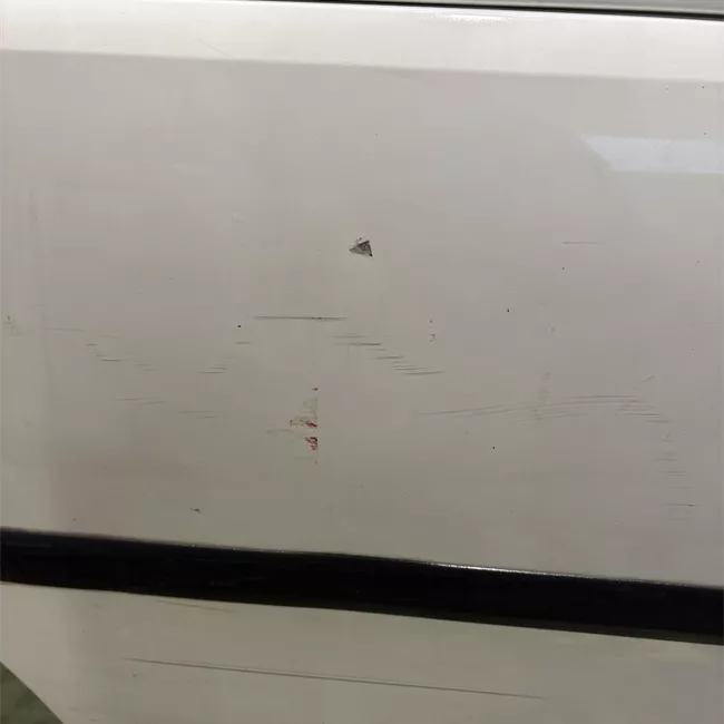 Porta posteriore destra con apertura finestrino