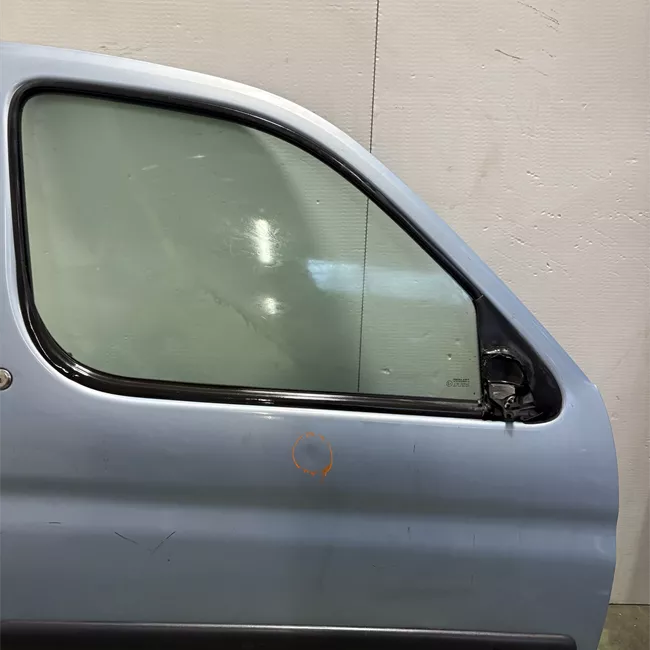 Porta anteriore destra Protezioni laterali = 75