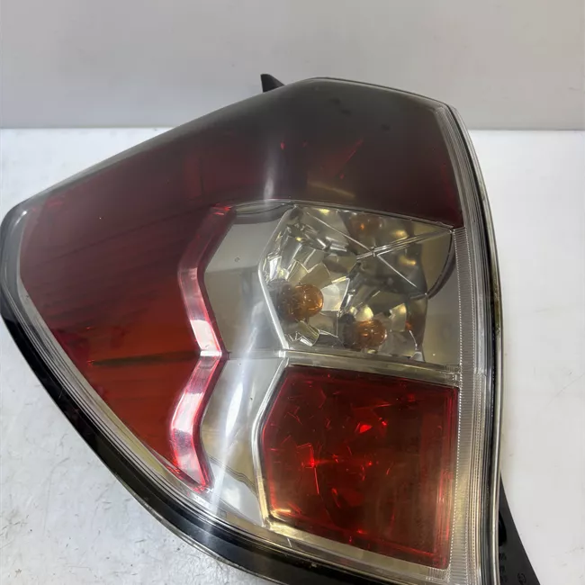 Fanale posteriore sinistro