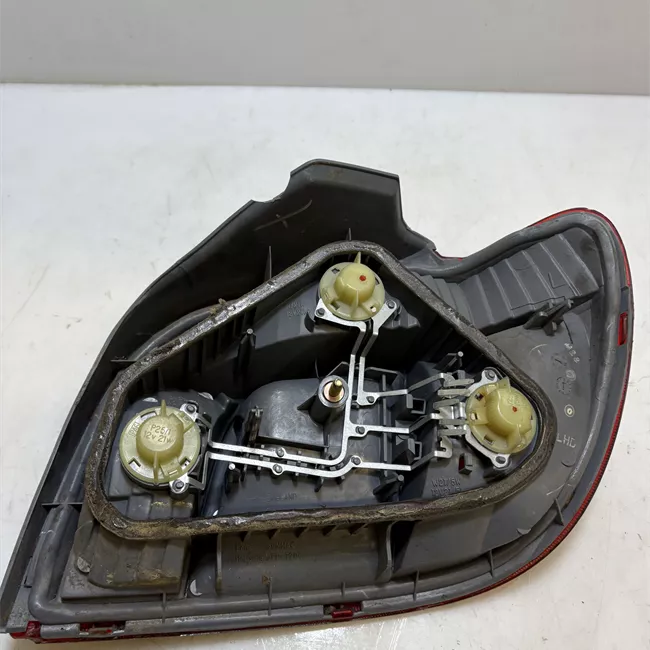 Fanale posteriore sinistro 08/99>12/02<