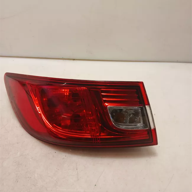 Fanale posteriore parte esterno sinistro