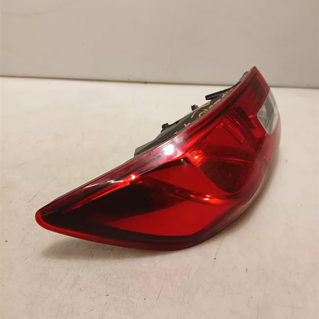 Fanale posteriore parte esterno sinistro