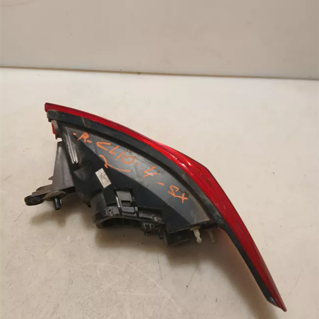 Fanale posteriore parte esterno sinistro