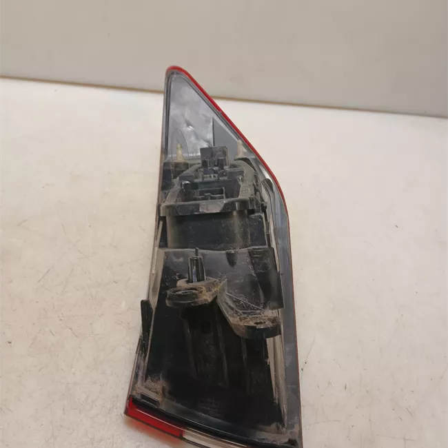 Fanale posteriore parte esterno sinistro