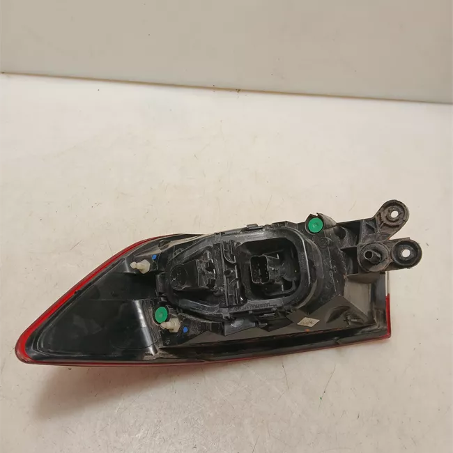 Fanale posteriore parte esterno sinistro