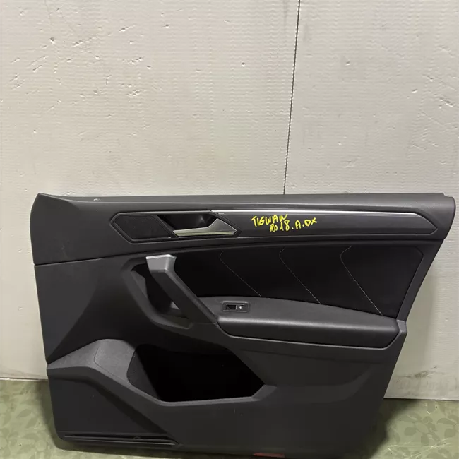 Pannello interno porta anteriore destro Similpelle con pacch.cromo nero titanio