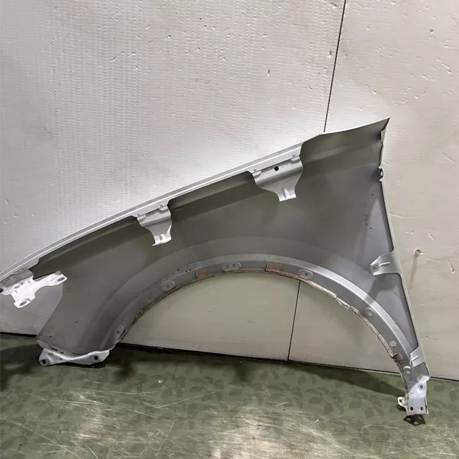 Parafango anteriore destro