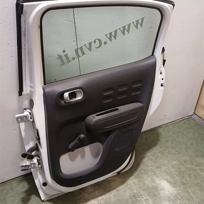 Porta posteriore destra