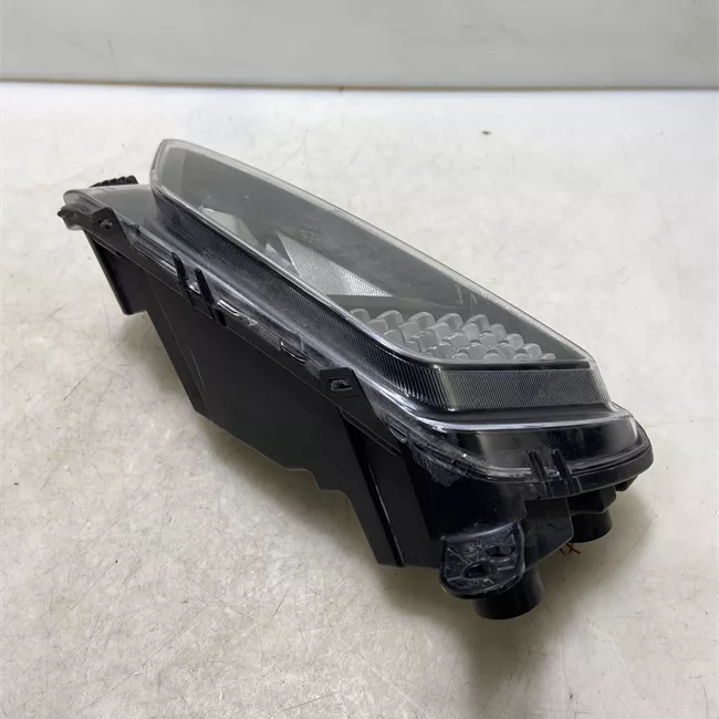 Proiettore fendinebbia destro con luce diurna Led