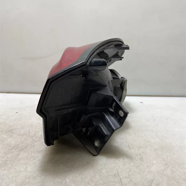 Fanale posteriore parte esterno sinistro