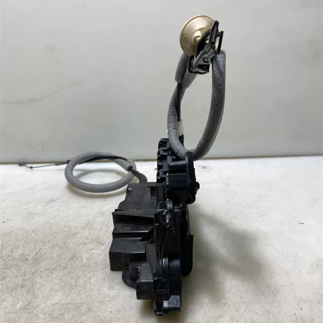 Serratura porta anteriore sinistra