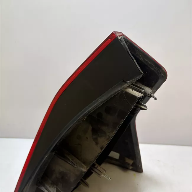 Fanale posteriore sinistro