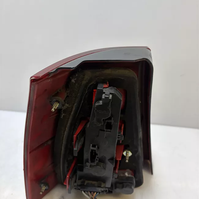 Fanale posteriore destro rosso