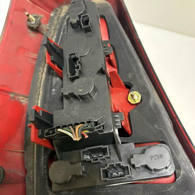 Fanale posteriore destro rosso