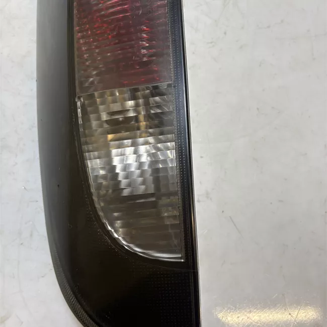 Fanale posteriore sinistro Tinta scura