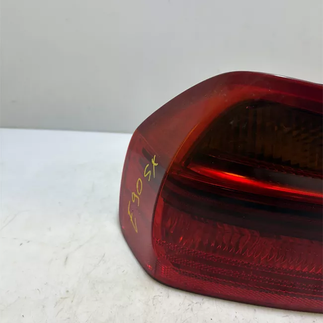 Fanale posteriore parte esterno sinistro