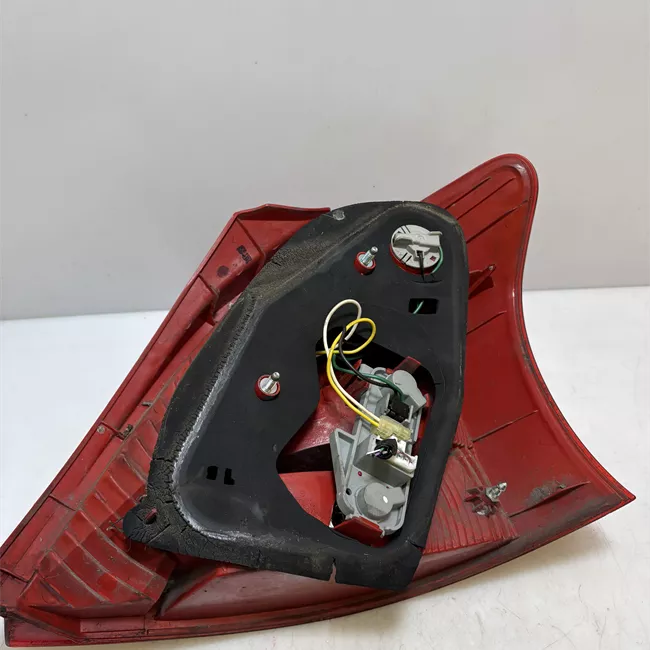 Fanale posteriore sinistro