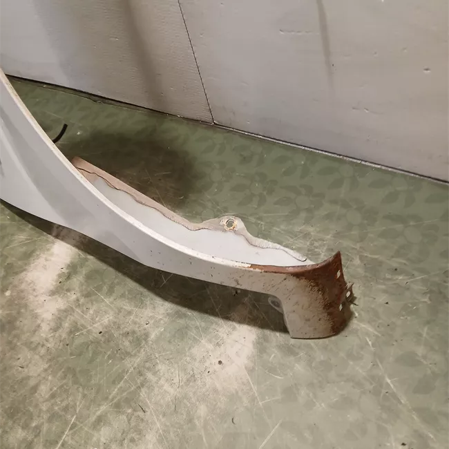 Parafango anteriore sinistro