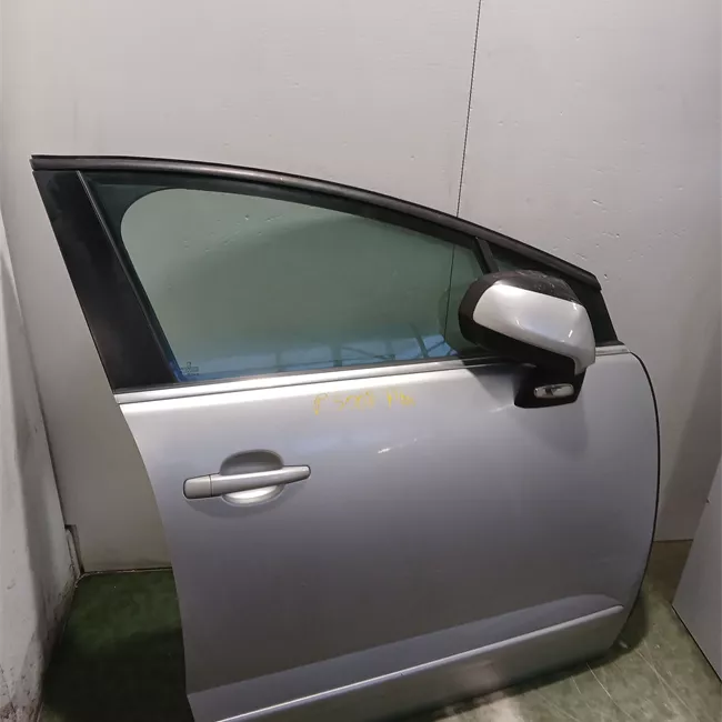 Porta anteriore destra