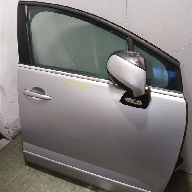 Porta anteriore destra