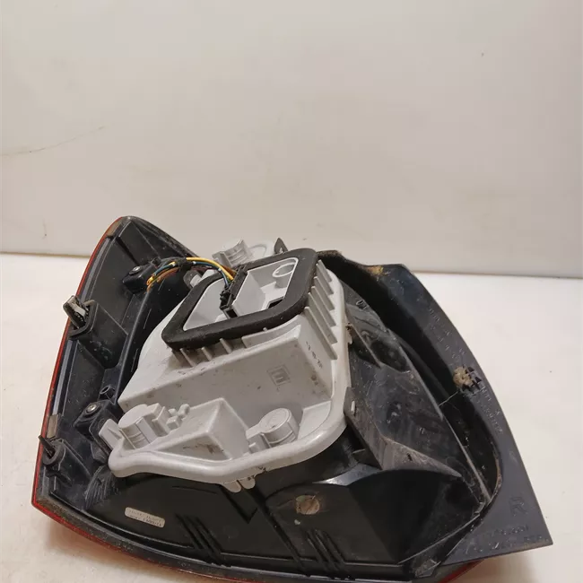 Fanale posteriore destro AL