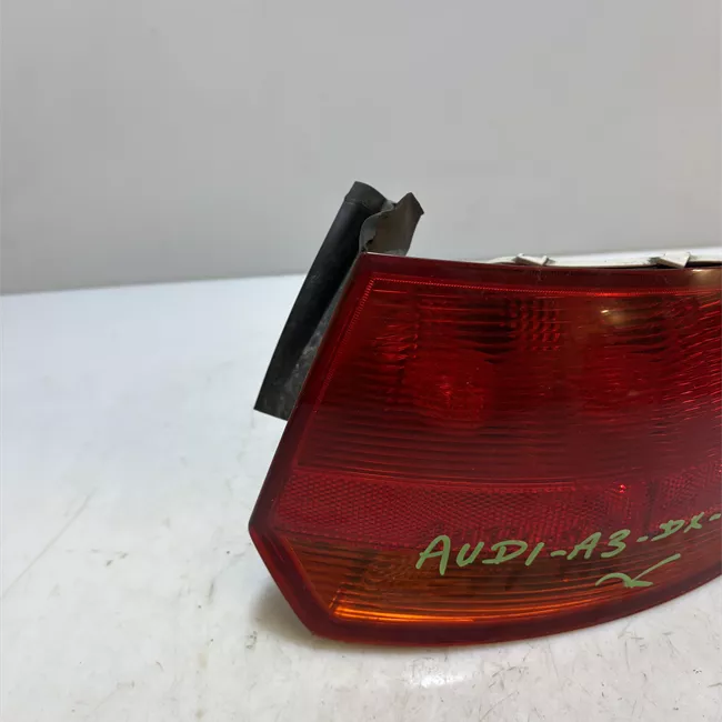 Fanale posteriore parte esterno destro