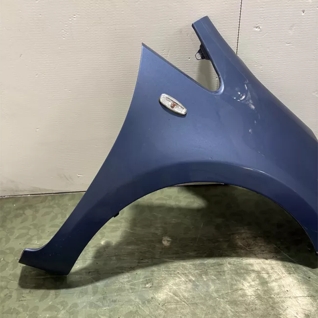 Parafango anteriore destro fanalino laterale Su parafango