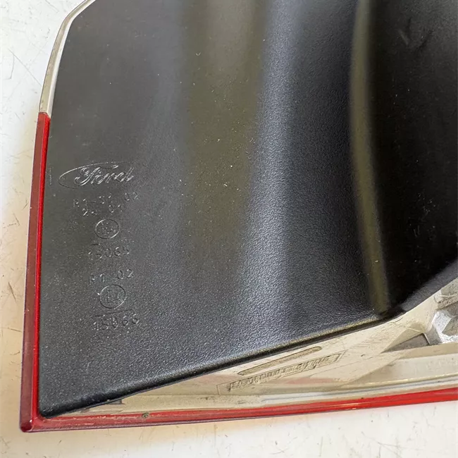 Fanale posteriore parte esterno sinistro