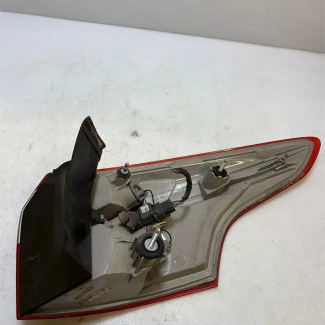 Fanale posteriore parte esterno sinistro