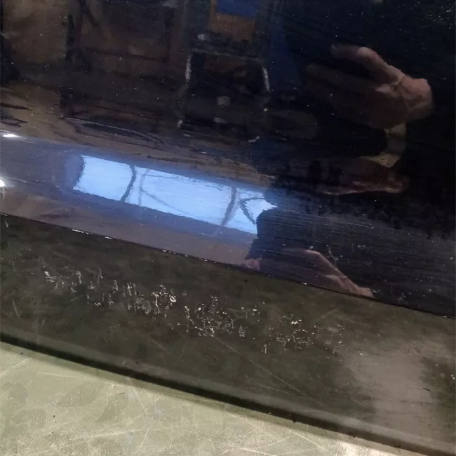 Porta anteriore destra