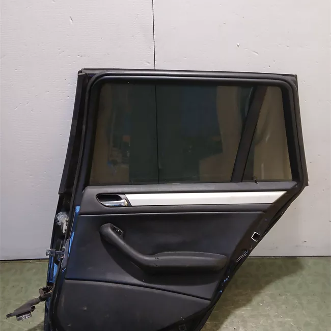 Porta posteriore destra