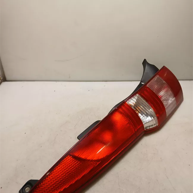 Fanale posteriore sinistro 11/04<