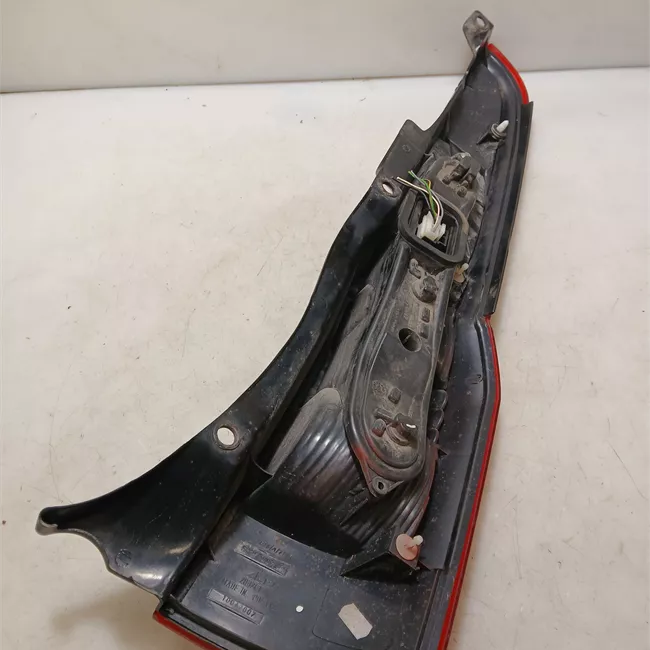 Fanale posteriore sinistro 11/04<