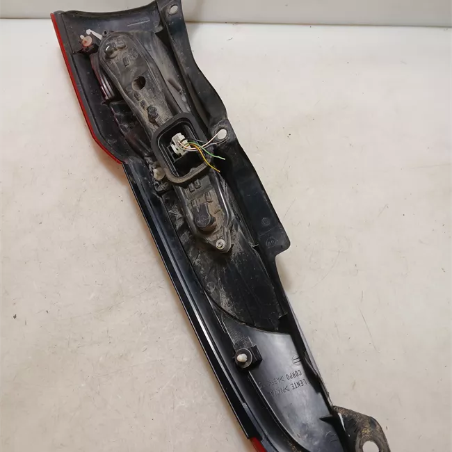 Fanale posteriore sinistro 11/04<