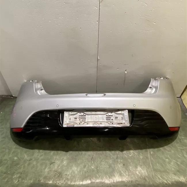 Paraurti posteriore superiore con sensori parcheggio