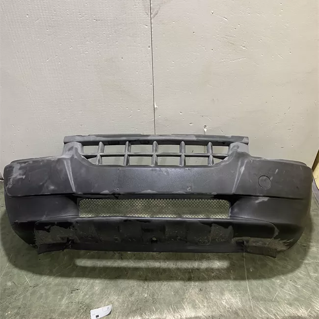 Paraurti anteriore nero
