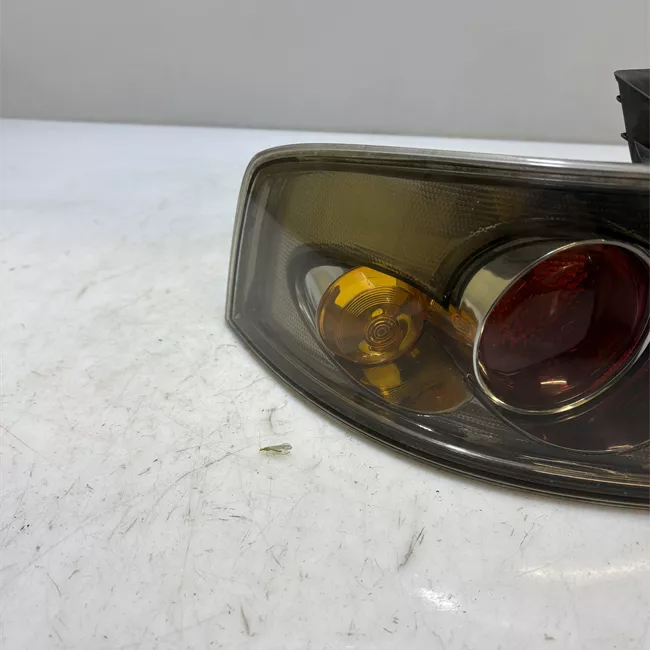 Fanale posteriore parte esterno sinistro