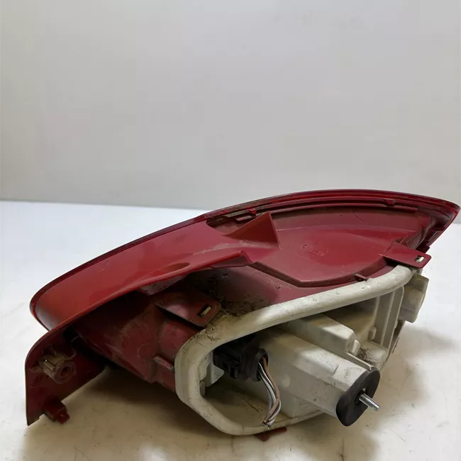 Fanale posteriore sinistro