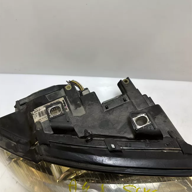 Proiettore destro Xenon