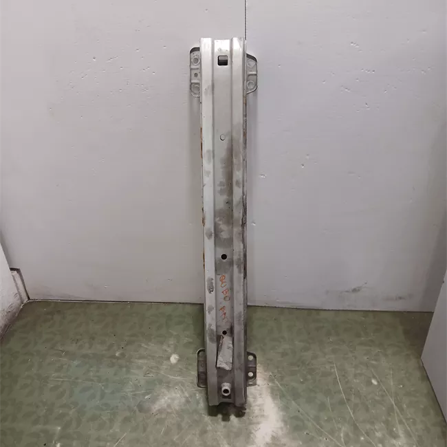 Traversa paraurti anteriore